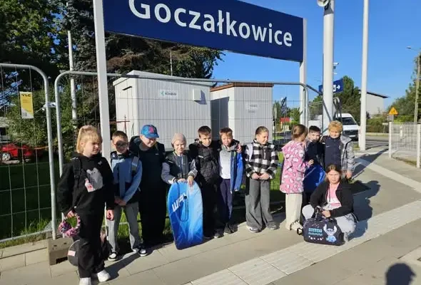 Klasa 3B ze Szkoły Podstawowej nr 1 w Pszczynie na basenie – dzień pełen wrażeń