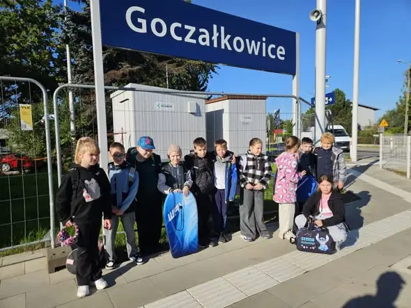 Klasa 3B ze Szkoły Podstawowej nr 1 w Pszczynie na basenie – dzień pełen wrażeń