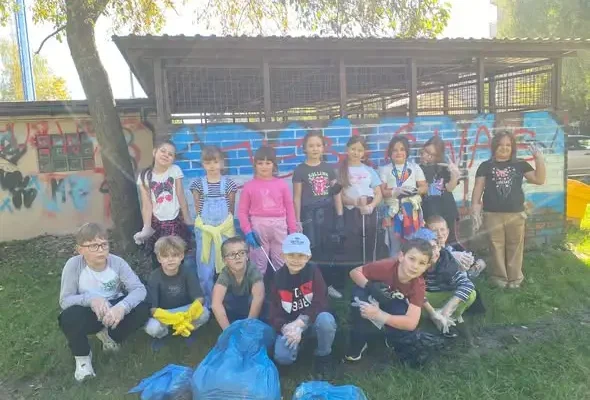 Szkoła Podstawowa nr 1 w Pszczynie włączyła się w 33. edycję Akcji Sprzątania Świata