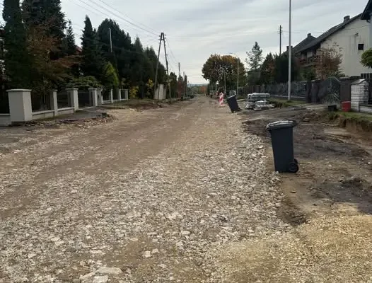 Utrudnienia na ul. św. Jana Pawła II w Studzienicach – prace drogowe