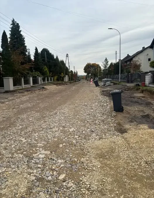 Utrudnienia na ul. św. Jana Pawła II w Studzienicach – prace drogowe
