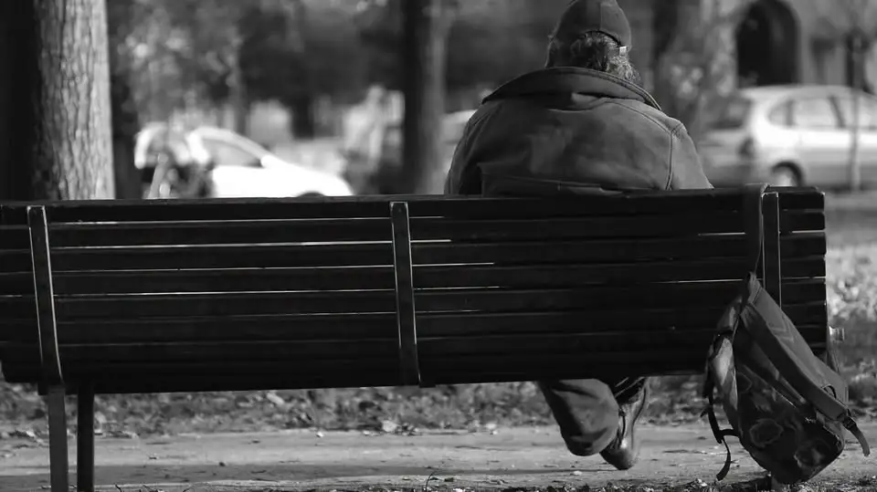 Zima to czas solidarności – rusza całodobowa infolinia dla osób w kryzysie bezdomności